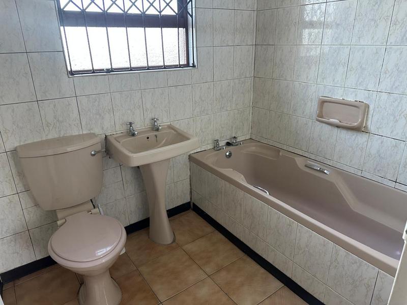 4 Bedroom Property for Sale in Southernwood Eastern Cape